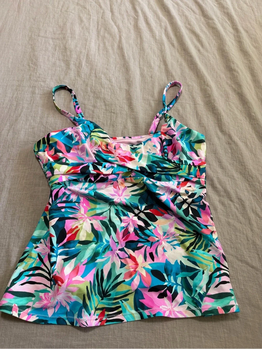 Cacique vibrant floral